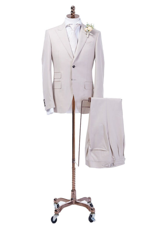 Cream wedding suit. Beach wedding suit. Single breasted cream wedding suit with peak lapels and a central vent. Real horn buttons. Suit for beach weddings. Destination wedding suit. Off-white suit. Summer wedding suit.