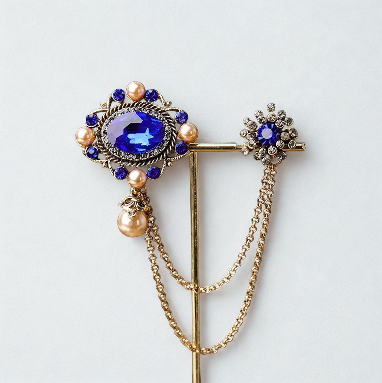 Blue Sapphire brooch with chain