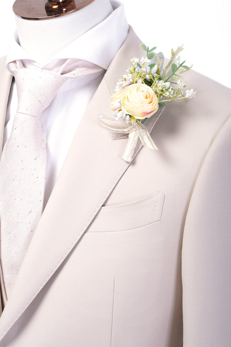 Cream wedding suit. Beach wedding suit. Single breasted cream wedding suit with peak lapels and a central vent. Real horn buttons. Suit for beach weddings. Destination wedding suit. Off-white suit. Summer wedding suit.
